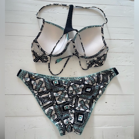 3 Piece Victoria’s Secret Bikini - Picture 5 of 10